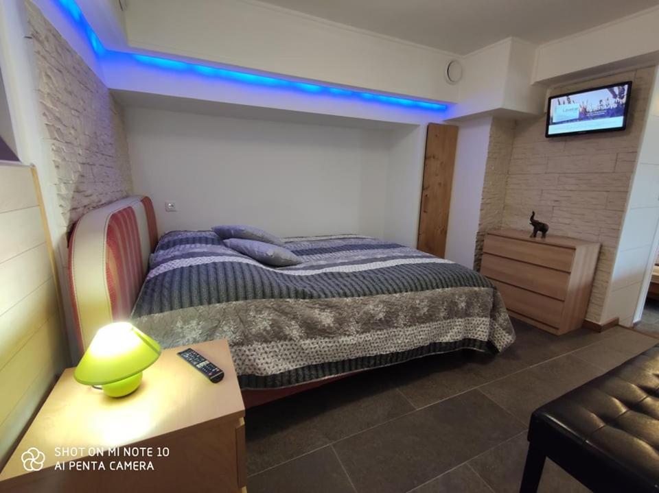 Fuered Apartmanhaz Balatonfured Exterior photo