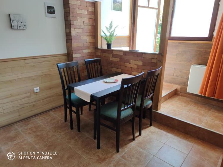 Fuered Apartmanhaz Balatonfured Exterior photo