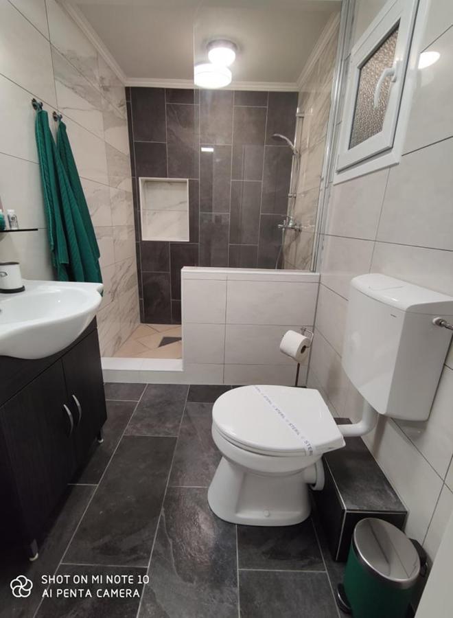 Fuered Apartmanhaz Balatonfured Exterior photo