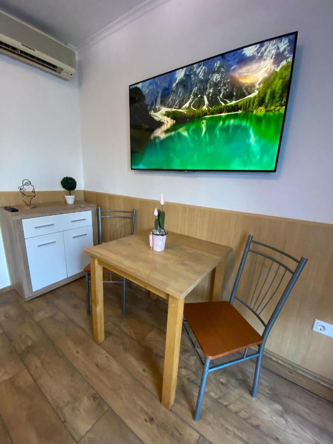 Fuered Apartmanhaz Balatonfured Exterior photo