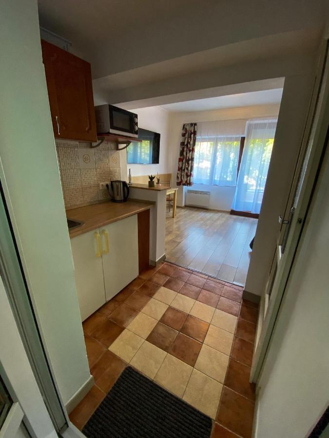 Fuered Apartmanhaz Balatonfured Exterior photo