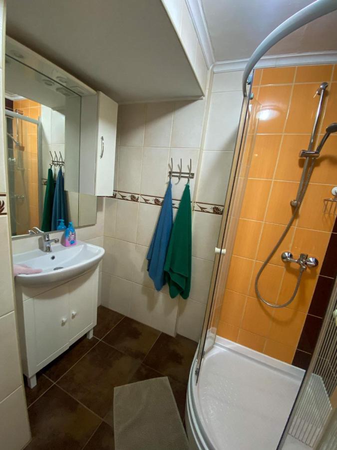 Fuered Apartmanhaz Balatonfured Exterior photo