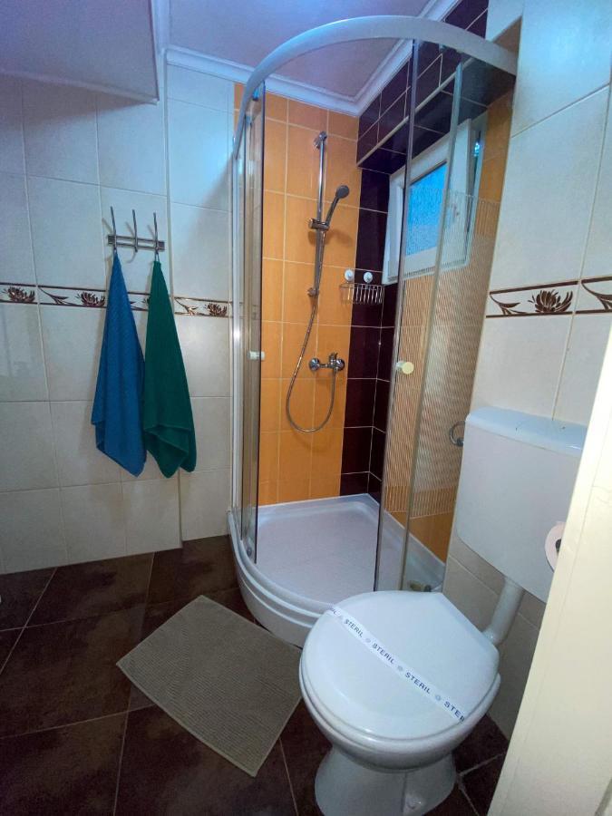 Fuered Apartmanhaz Balatonfured Exterior photo