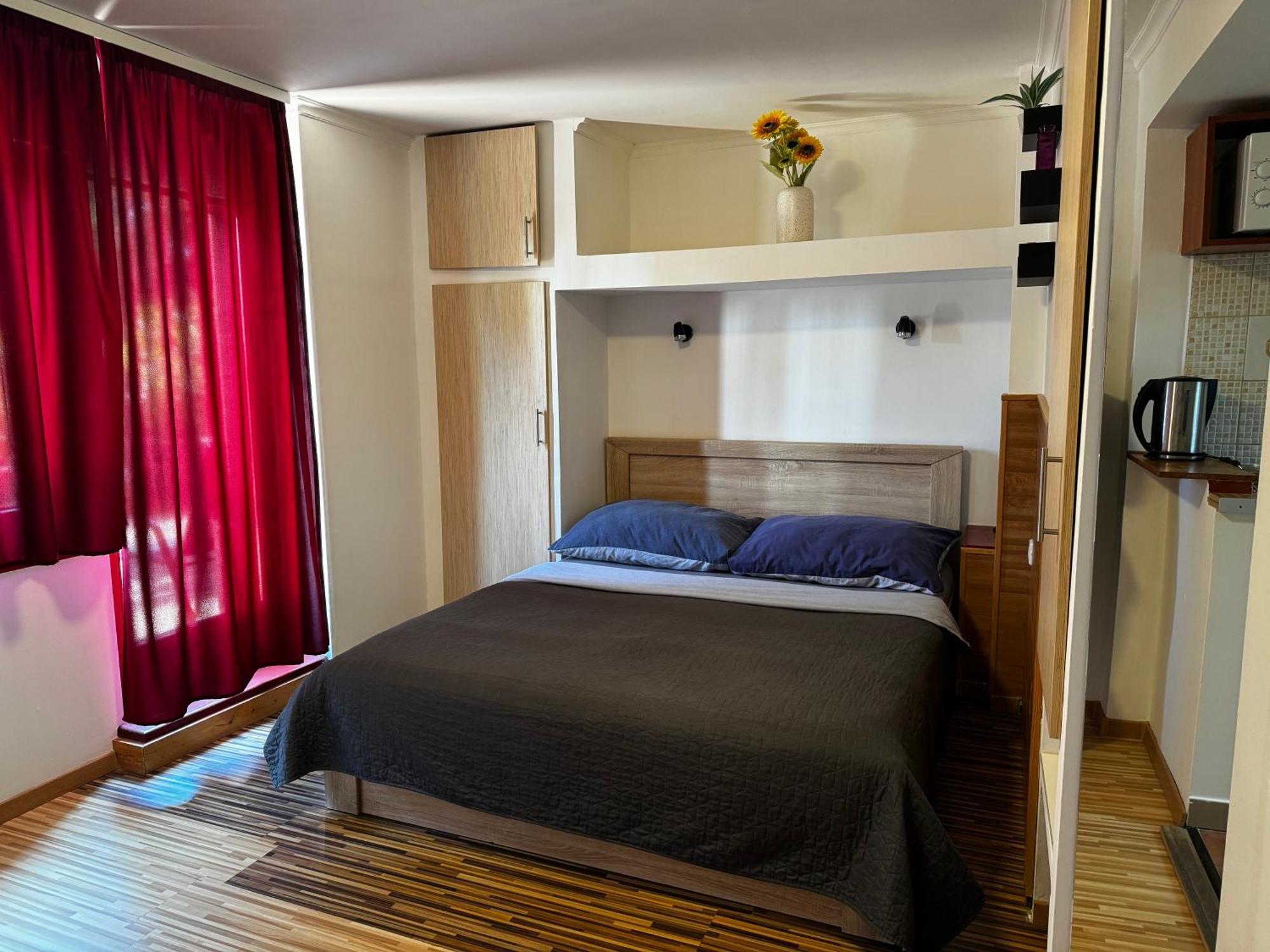 Fuered Apartmanhaz Balatonfured Exterior photo