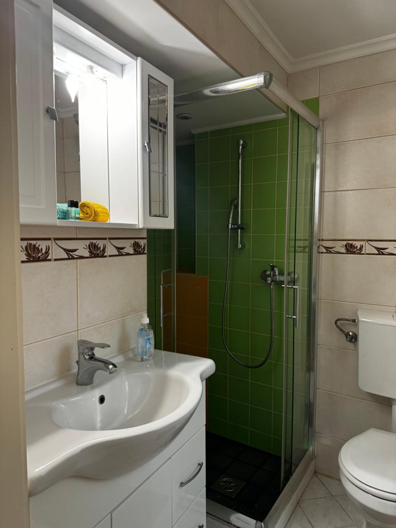 Fuered Apartmanhaz Balatonfured Exterior photo