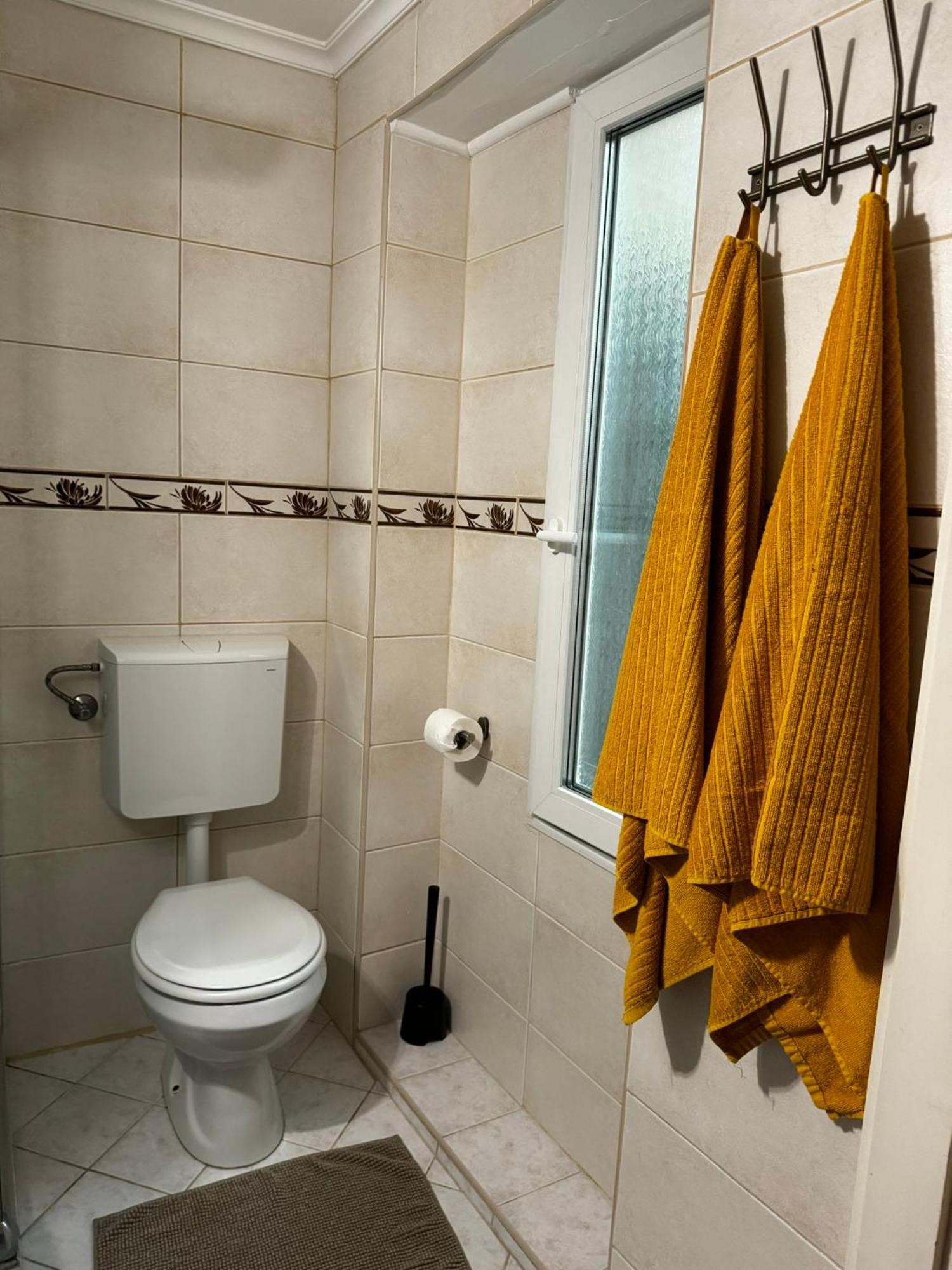 Fuered Apartmanhaz Balatonfured Exterior photo