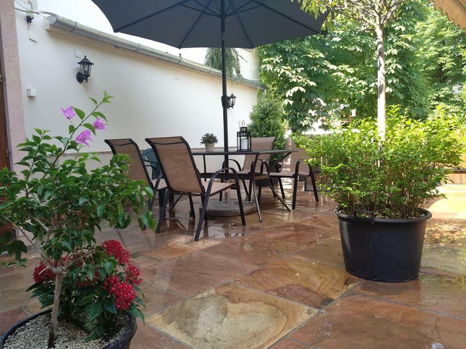 Fuered Apartmanhaz Balatonfured Exterior photo