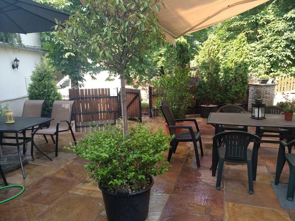 Fuered Apartmanhaz Balatonfured Exterior photo