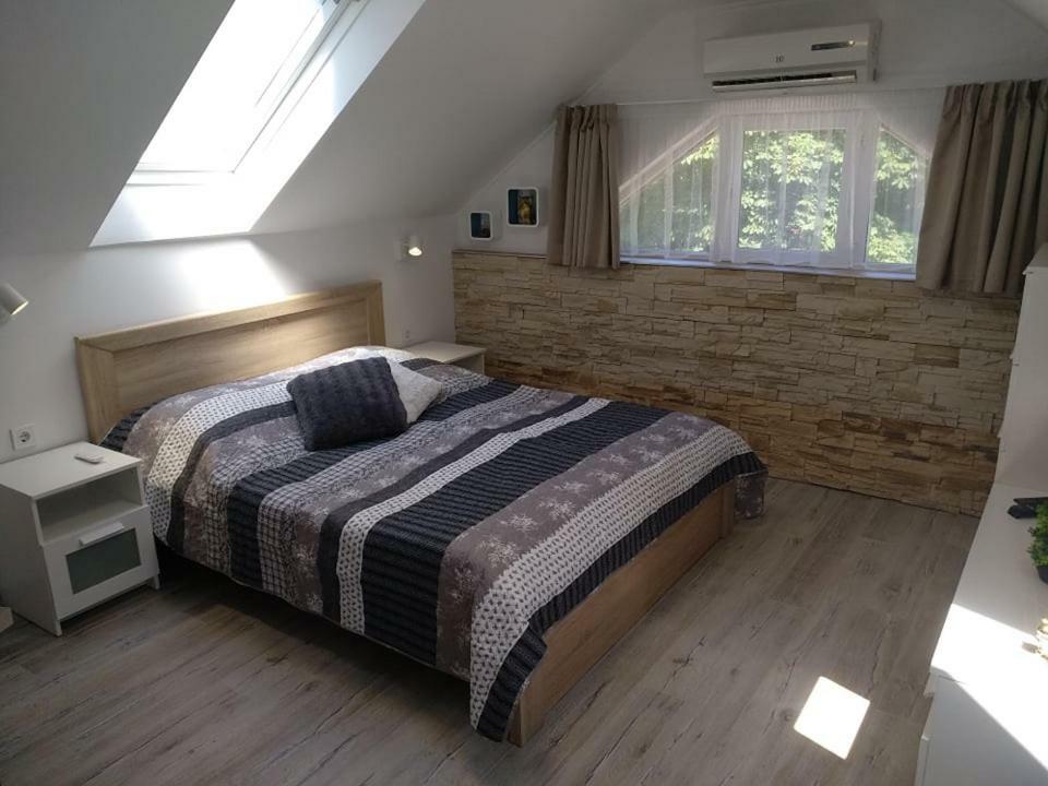 Fuered Apartmanhaz Balatonfured Exterior photo