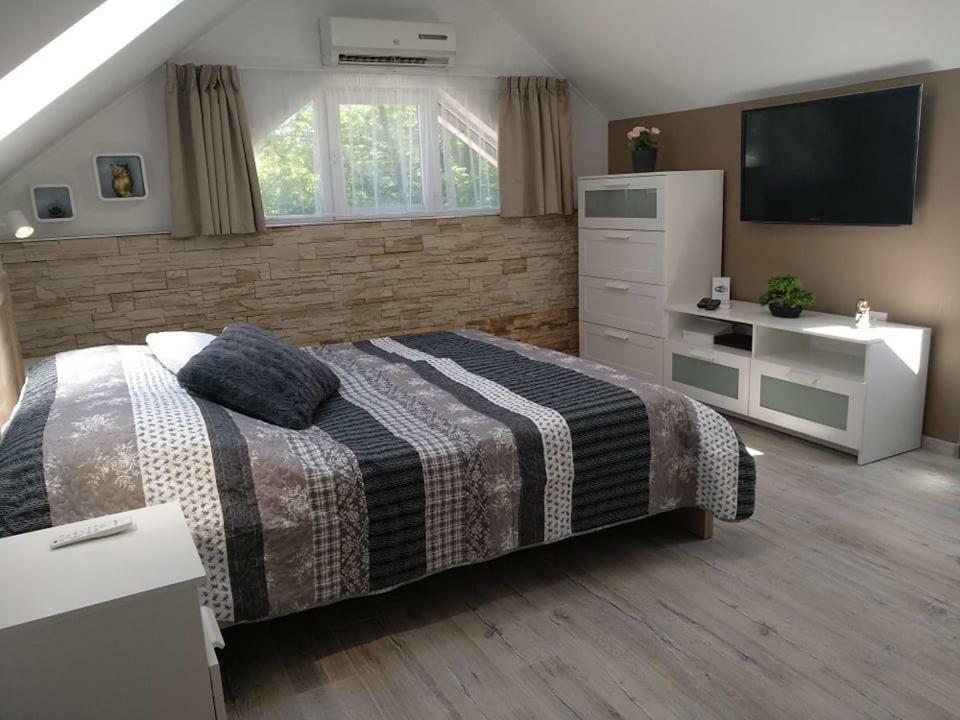 Fuered Apartmanhaz Balatonfured Exterior photo