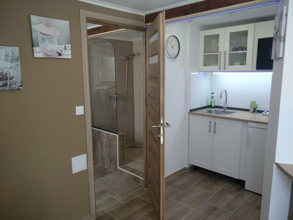 Fuered Apartmanhaz Balatonfured Exterior photo